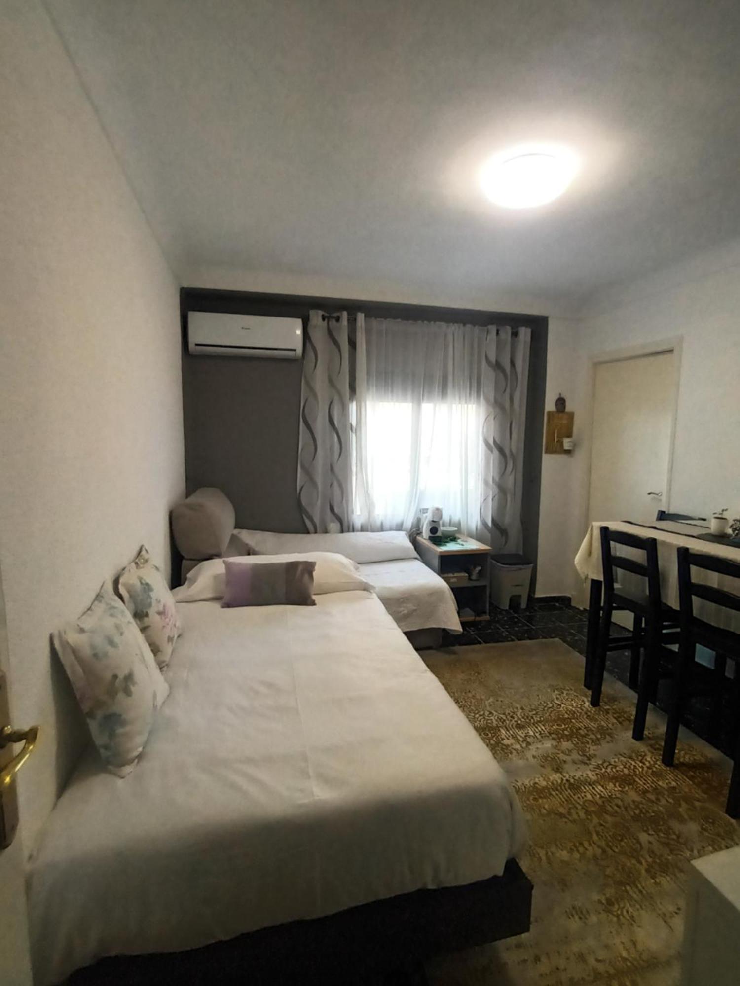 Appartamento Lerida Valenza Esterno foto
